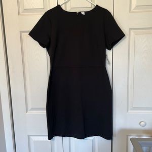 Old Navy woman’s dress, black size large.